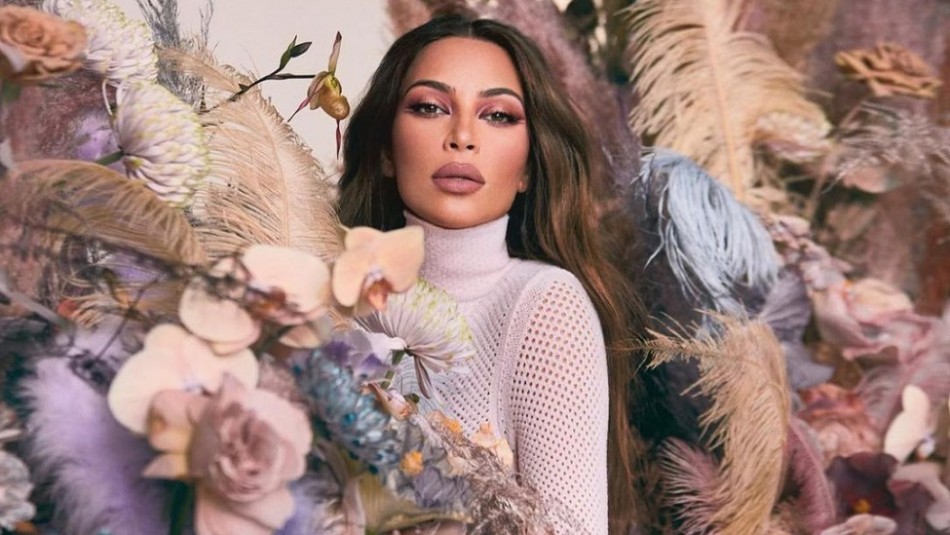 Kim Kardashian posa sin una gota de maquillaje y le dicen que parece otra persona Kim Kardashian posa sin una gota de maquillaje y le dicen que parece otra persona