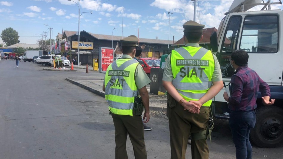 Carabinero dispara a conductor que atropelló a funcionaria policial durante una fiscalización Carabinero dispara a conductor que atropelló a funcionaria policial durante una fiscalización