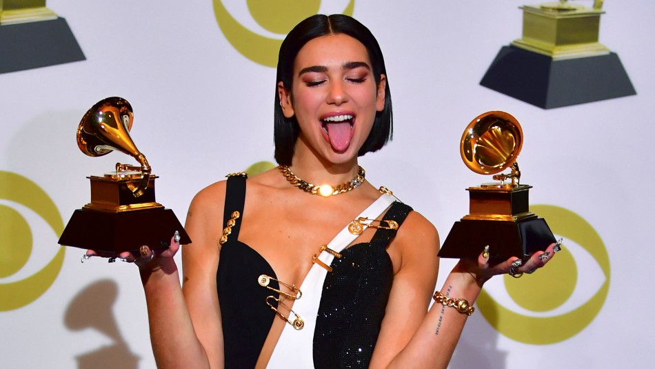 Dua Lipa con sus Grammy Dua Lipa con sus Grammy