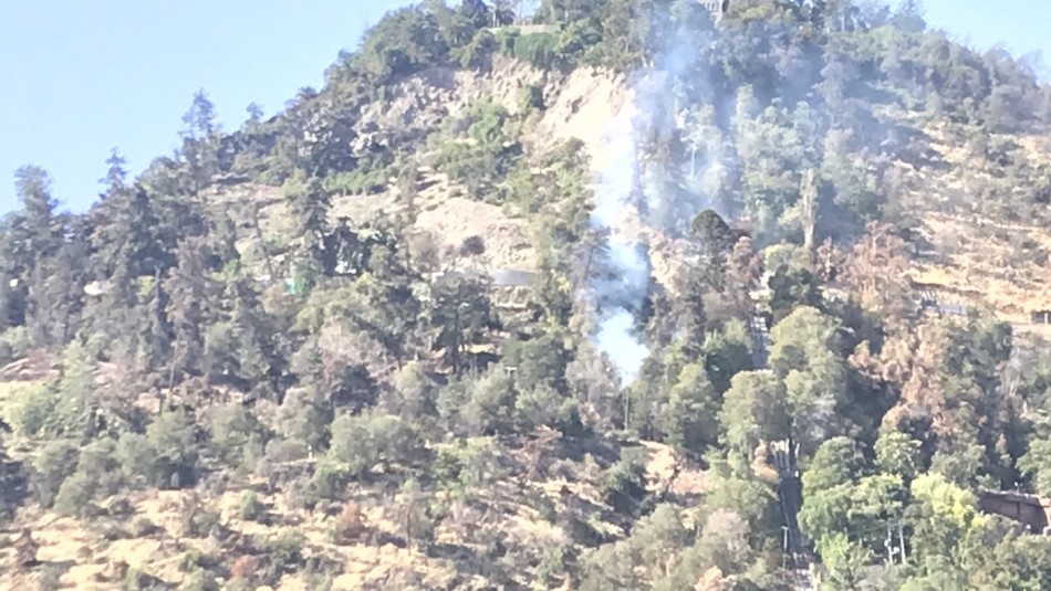 Incendio en cerro San Cristóbal Incendio se produjo en ladera del cerro San Cristóbal: Fuego ya está controlado