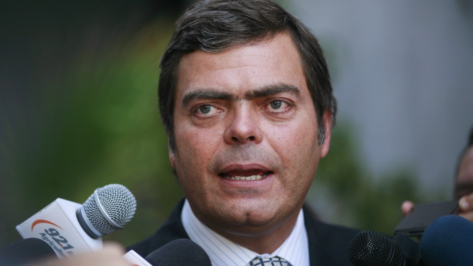 Cristian Barra renuncia a su cargo Cristian Barra renuncia a su cargo tras polémicos dichos sobre Fuerzas Armadas