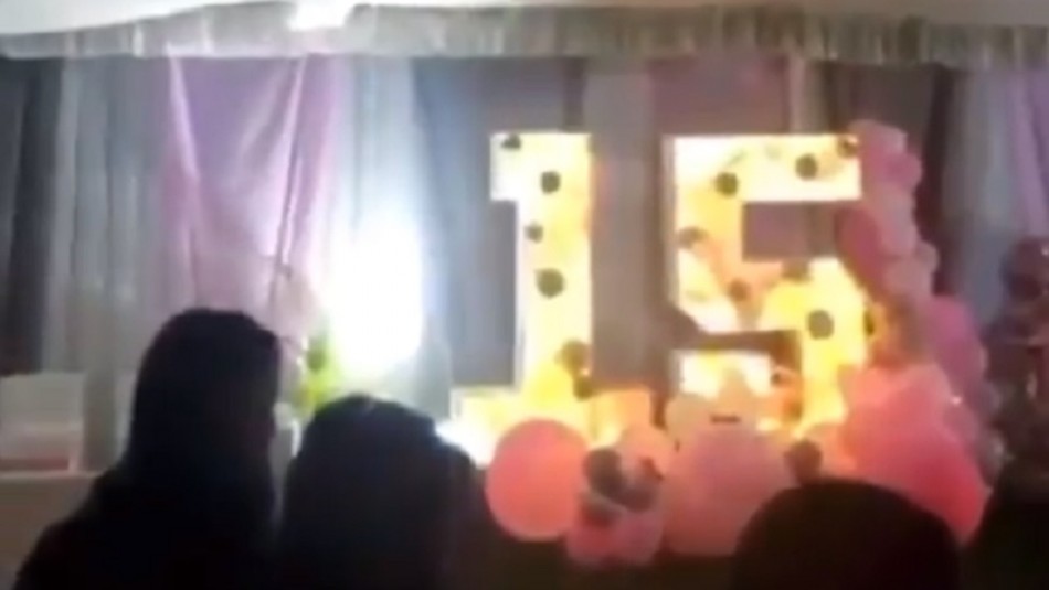Preso organiza la fiesta de 15 años de su hija en la cárcel con música en vivo e invitados Preso organiza la fiesta de 15 años de su hija en la cárcel con música en vivo e invitados