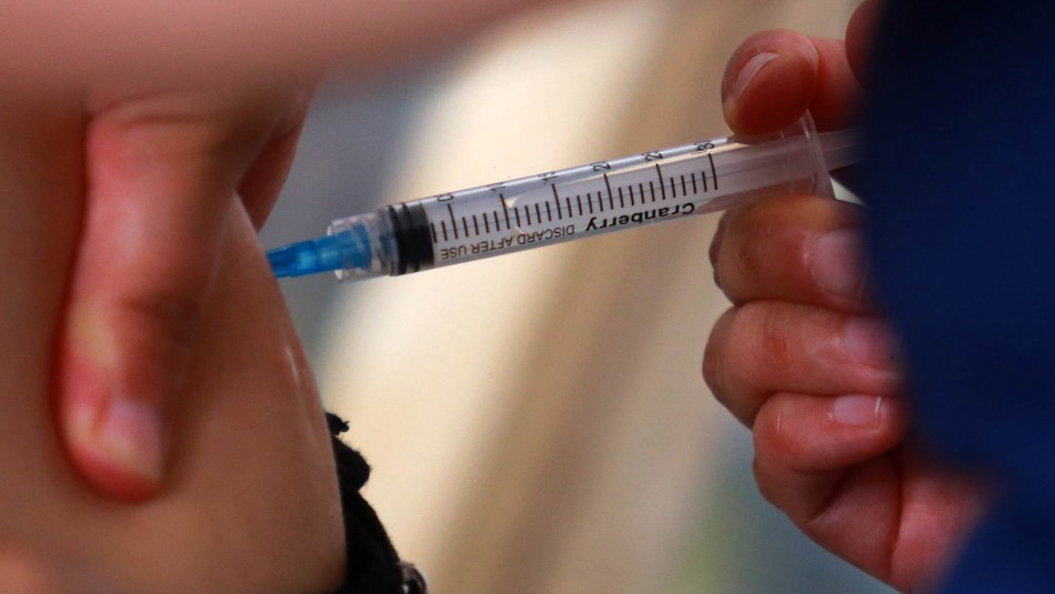 Estudio afirma que vacuna de Sinovac crea anticuerpos en el 90% de inoculados tras segunda dosis Estudio afirma que vacuna de Sinovac crea anticuerpos en el 90% de inoculados tras segunda dosis