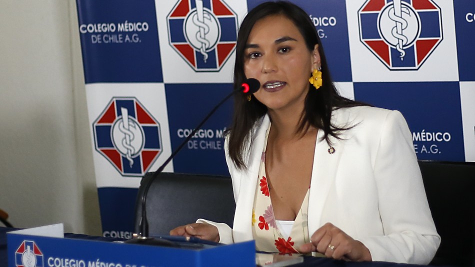 Izkia Siches Izkia Siches apunta a la pandemia de coronavirus.
