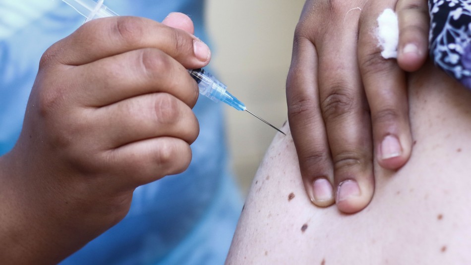 vacunados error Daza por inoculados con vacunas Sinovac en vez de Pfizer: