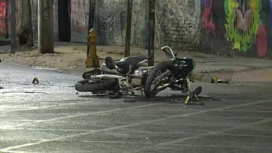Video muestra violento choque entre motorista de Carabineros y vehículo en San Miguel Video muestra violento choque entre motorista de Carabineros y vehículo en San Miguel
