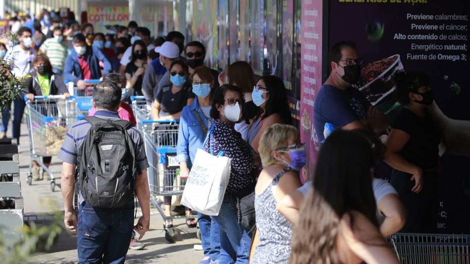 Filas supermercados A dos días de retroceso a cuarentena: largas filas en supermercados de Puente Alto