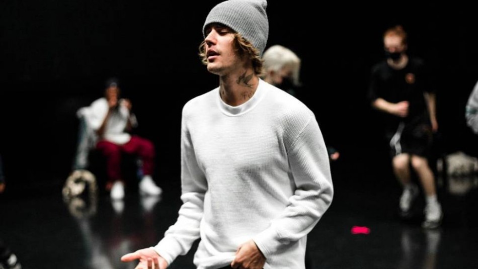 Justin Bieber visita una cárcel junto a un pastor religioso para llevar un mensaje de fe Justin Bieber visita una cárcel junto a un pastor religioso para llevar un mensaje de fe