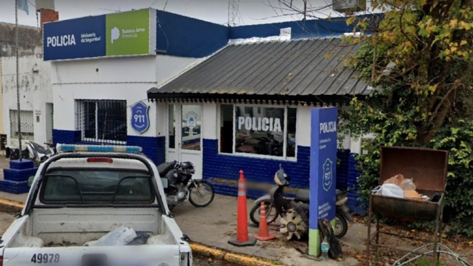 Argentina Anciano se entrega tras degollar a esposa.