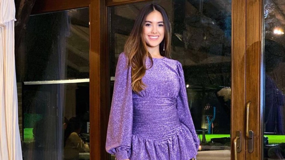 Sharon Fonseca nos enseña cómo combinar el rosado con el morado e impacta con sus sandalias Sharon Fonseca nos enseña cómo combinar el rosado con el morado e impacta con sus sandalias