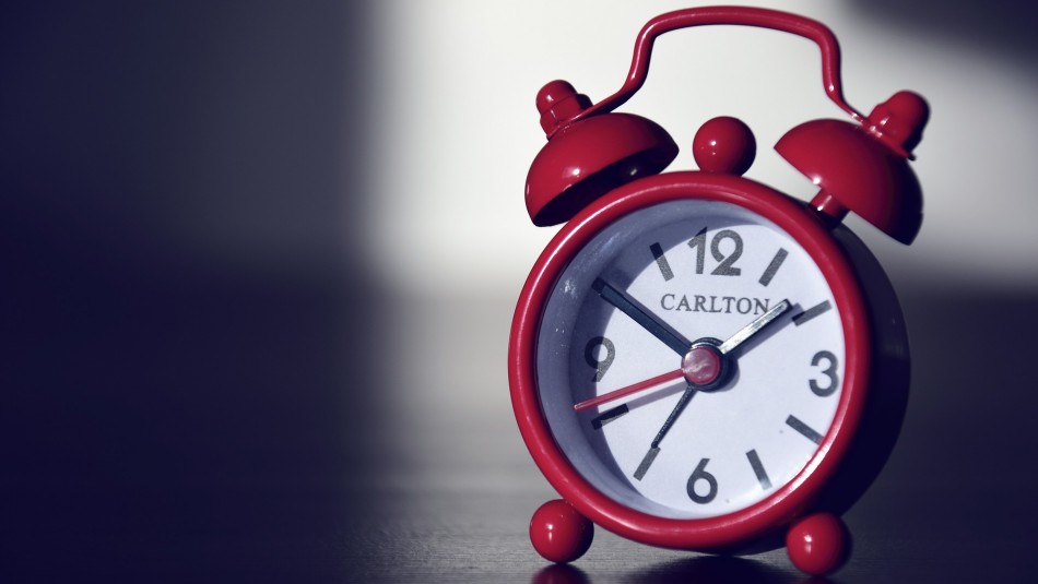 Cambio de hora: ¿Por qué se deben ajustar los relojes todos los años en Chile? Cambio de hora: ¿Por qué se deben ajustar los relojes todos los años en Chile?