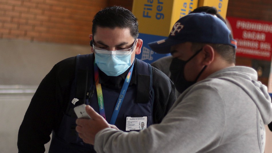 Trabajadores de seguridad. Conoce trabajos esenciales en Cuarentena: Profesores, personal de supermercado y construcción