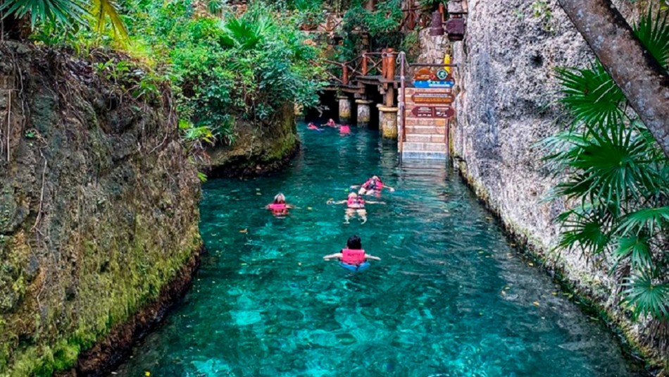 Niño muere succionado por filtro de agua en río artificial de un parque de diversiones Niño muere succionado por filtro de agua en río artificial de un parque de diversiones