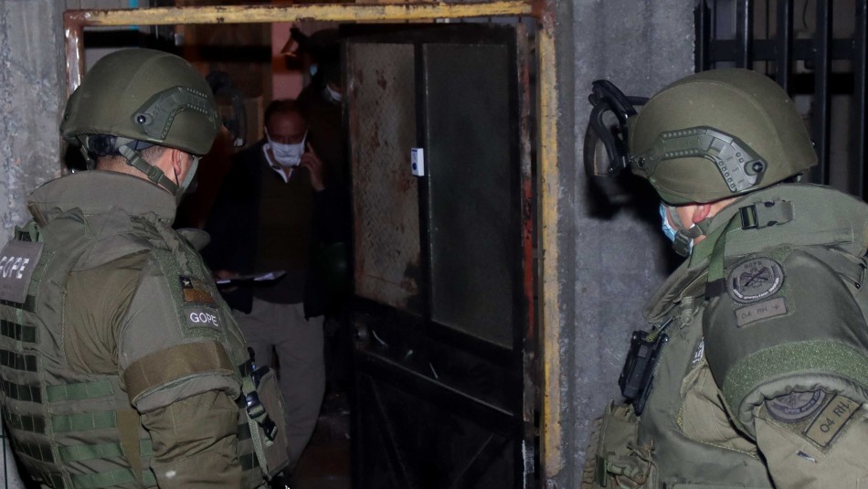 Allanamiento en Pedro Aguirre Cerda termina en balacera y deja a un uniformado herido Allanamiento en Pedro Aguirre Cerda termina en balacera y deja a un uniformado herido