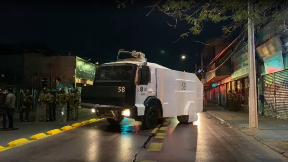 Sorprenden a 67 personas en fiesta clandestina en Quinta Normal: Hay carabineros lesionados Sorprenden a 67 personas en fiesta clandestina en Quinta Normal: Hay carabineros lesionados