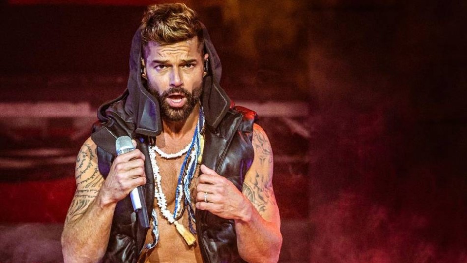 Ricky Martin sorprende con su último tatuaje y le piden que no tape su cuerpo con tinta Ricky Martin sorprende con su último tatuaje y le piden que no tape su cuerpo con tinta