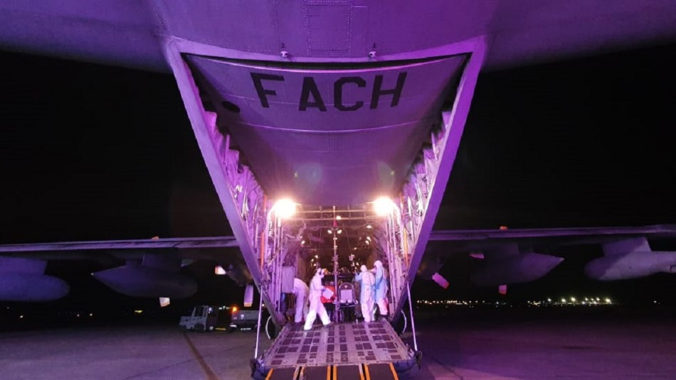 FACh traslada a cuatro pacientes con coronavirus desde Iquique a Santiago FACh traslada a cuatro pacientes con coronavirus desde Iquique a Santiago