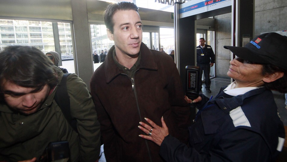 Camilo Castaldi Camilo Castaldi, más conocido como Tea Time, fue detenido por fiesta clandestina.