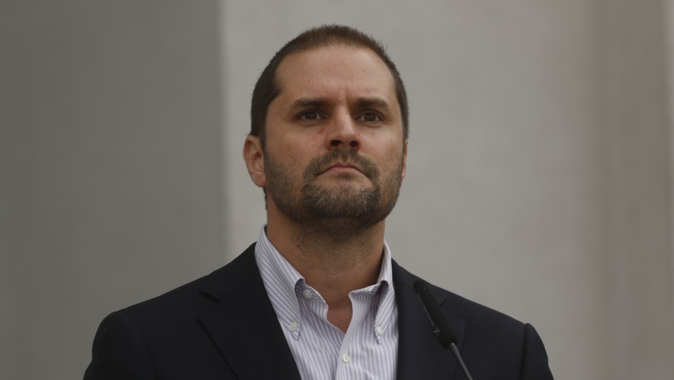 Gobierno y tercer retiro: Gobierno y tercer retiro: