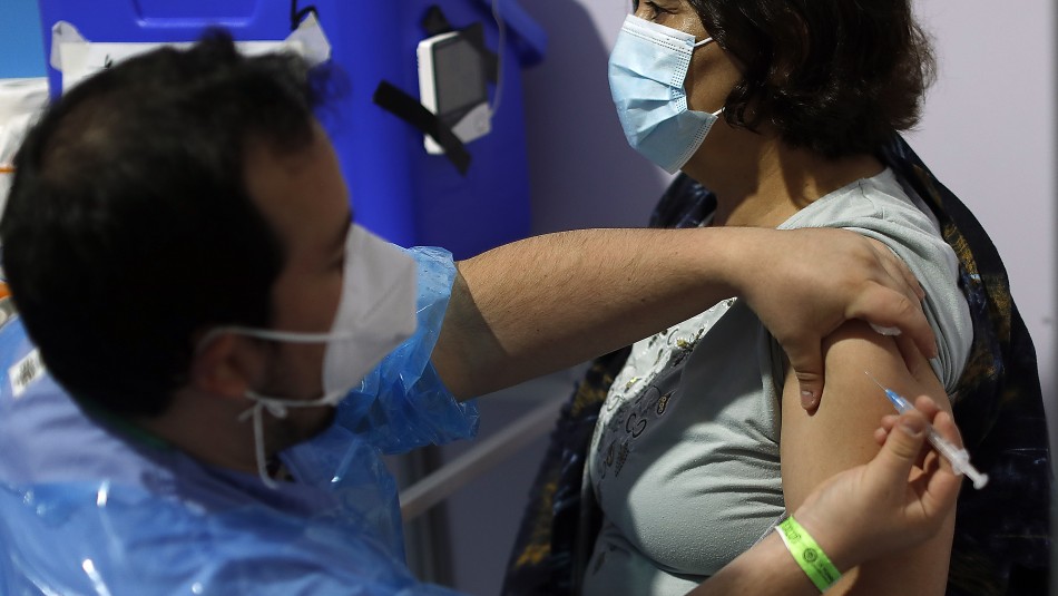 Vacunas contra el coronavirus aplicadas en Chile tendrían 56,5% de efectividad Vacunas contra el coronavirus aplicadas en Chile tendrían 56,5% de efectividad