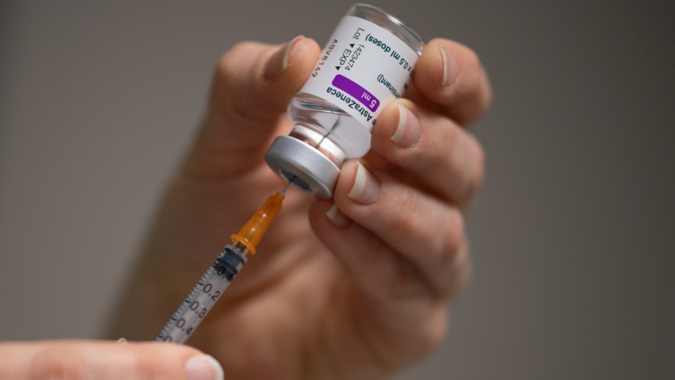AstraZeneca vacuna EMA confirma un vínculo entre la vacuna de AstraZeneca y las trombosis
