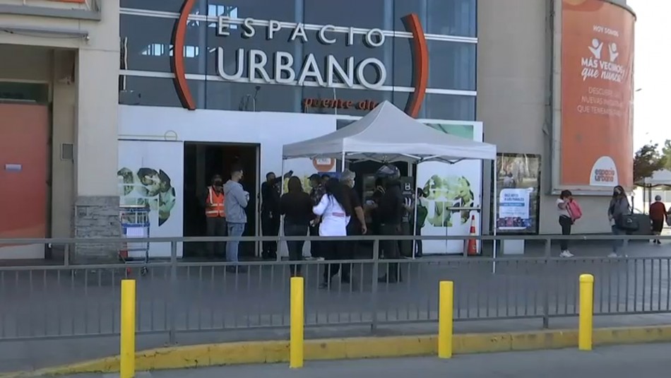 Clausura supermercado Clausuran supermercado en Puente Alto por brote de coronavirus