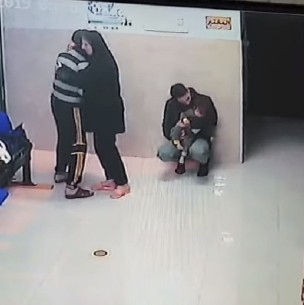 Médico salva a su hija de morir asfixiada y su reacción se hizo viral por este emotivo video Médico salva a su hija de morir asfixiada y su reacción se hizo viral por este emotivo video