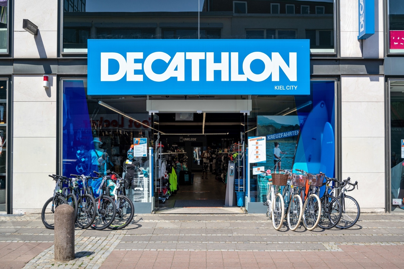 Tienda Decathlon (Shutterstock)