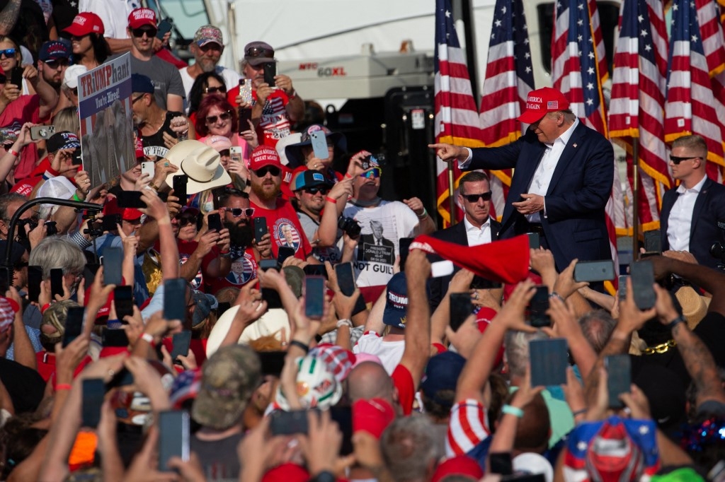 Donal Trump con simpatizantes previo al intento de asesinato en Pensilvania (AFP) 