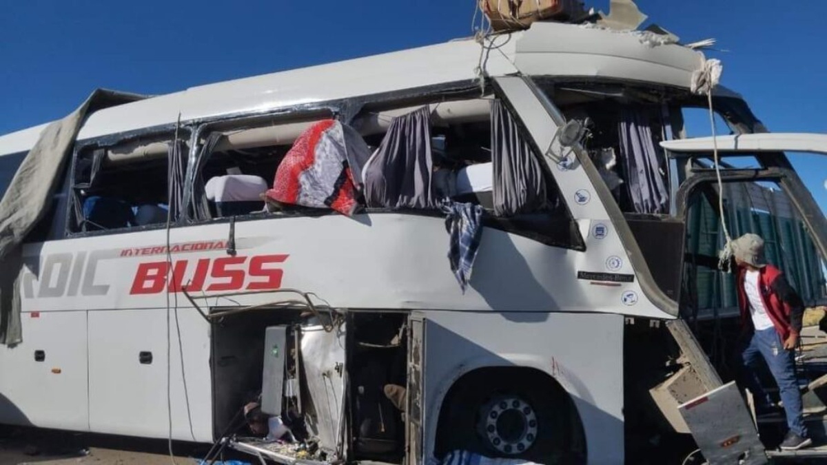 Bus accidentado en Bolivia (Bolivia Nueva)