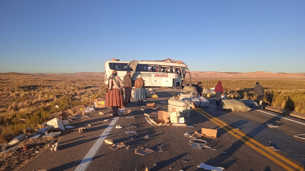 Bus accidentado en Bolivia (El Bunker Bolivia)