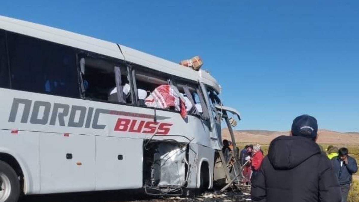 Bus accidentado en Bolivia (Bolivia Nueva)