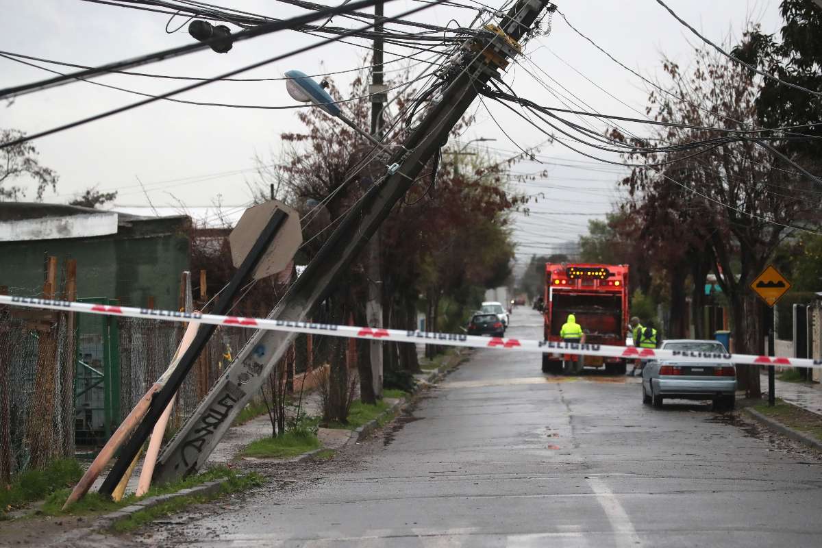 Afectaciones al tendido eléctrico tras el sistema frontal (Referencial Aton)