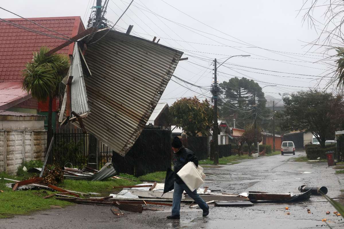 Destrozos por el viento con el paso del reciente sistema frontal (Aton)