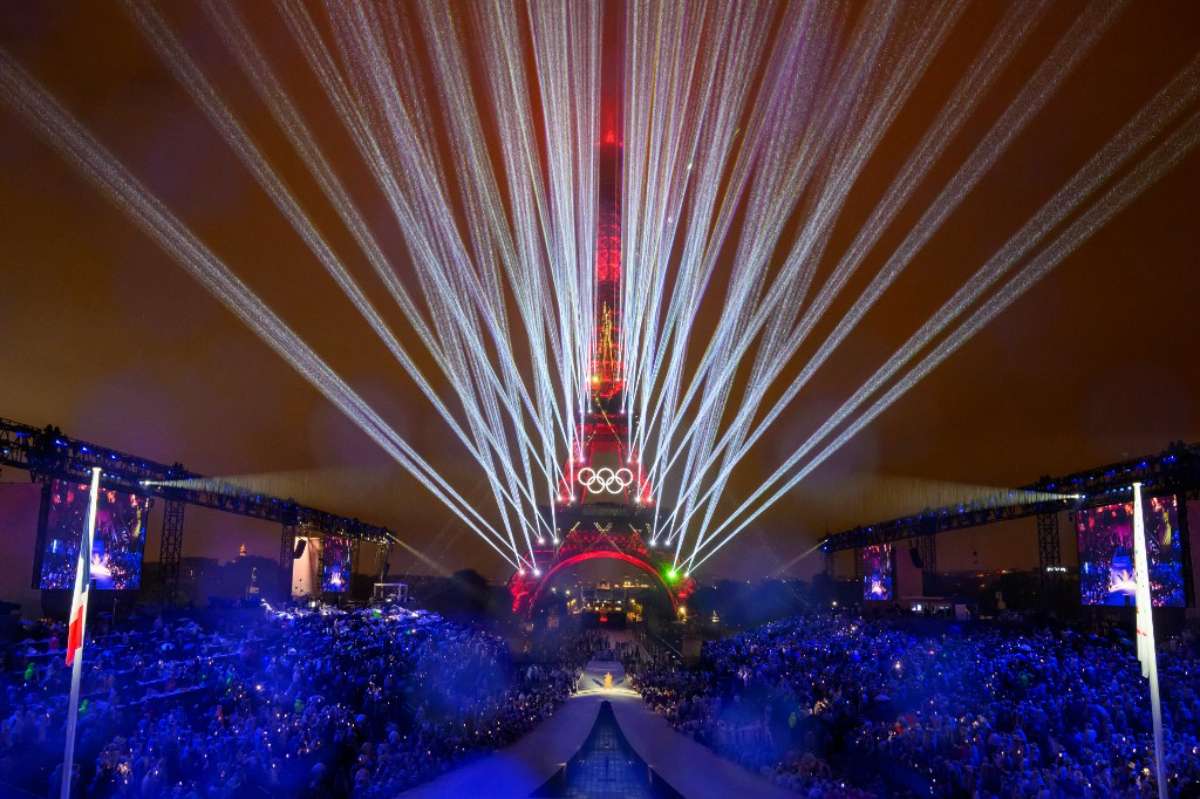 Torre Eiffel durante la inauguración de París 2024 (AFP)