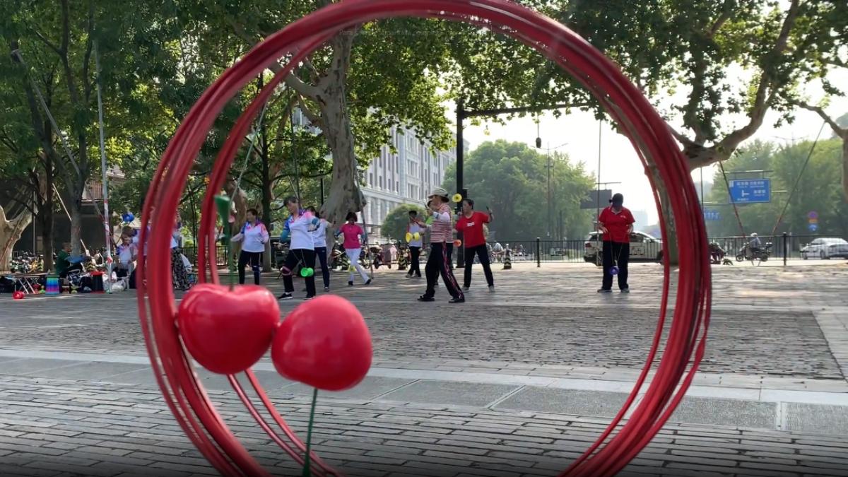 Prototipo de la escultura de cerezas chilenas que se instalará en Shanghái (Cedida)