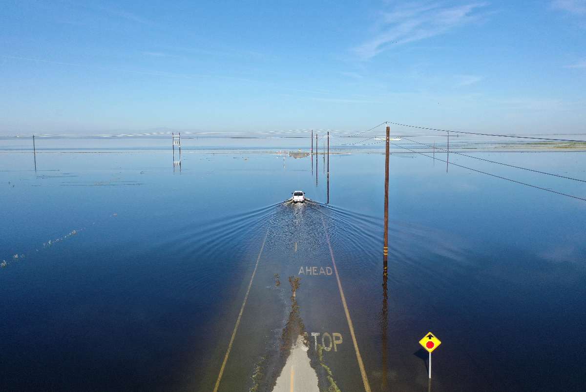 Parte de los terrenos inundado tras el resurgimiento del lago Tulare en California (AFP)