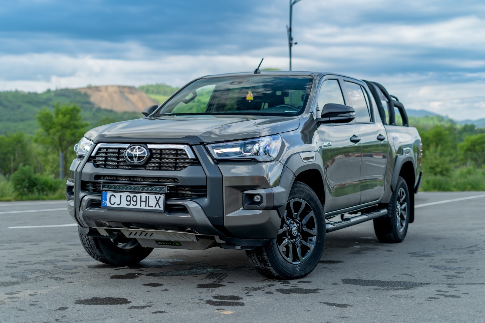 Toyota Hilux el más vendido en Chile / Shutterstock