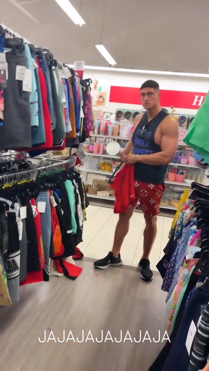 Sammis vitrineando en Miami