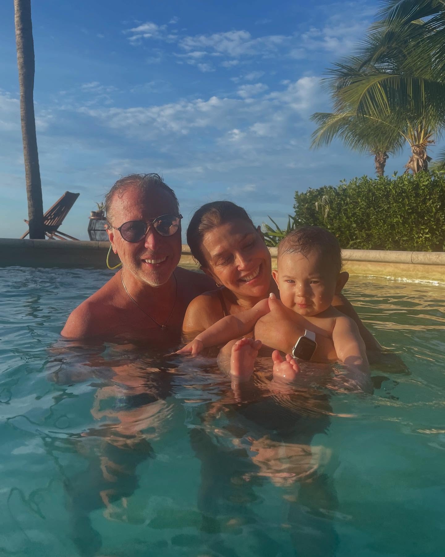 Roy, Carolina y Galo, el hijo de Mayte