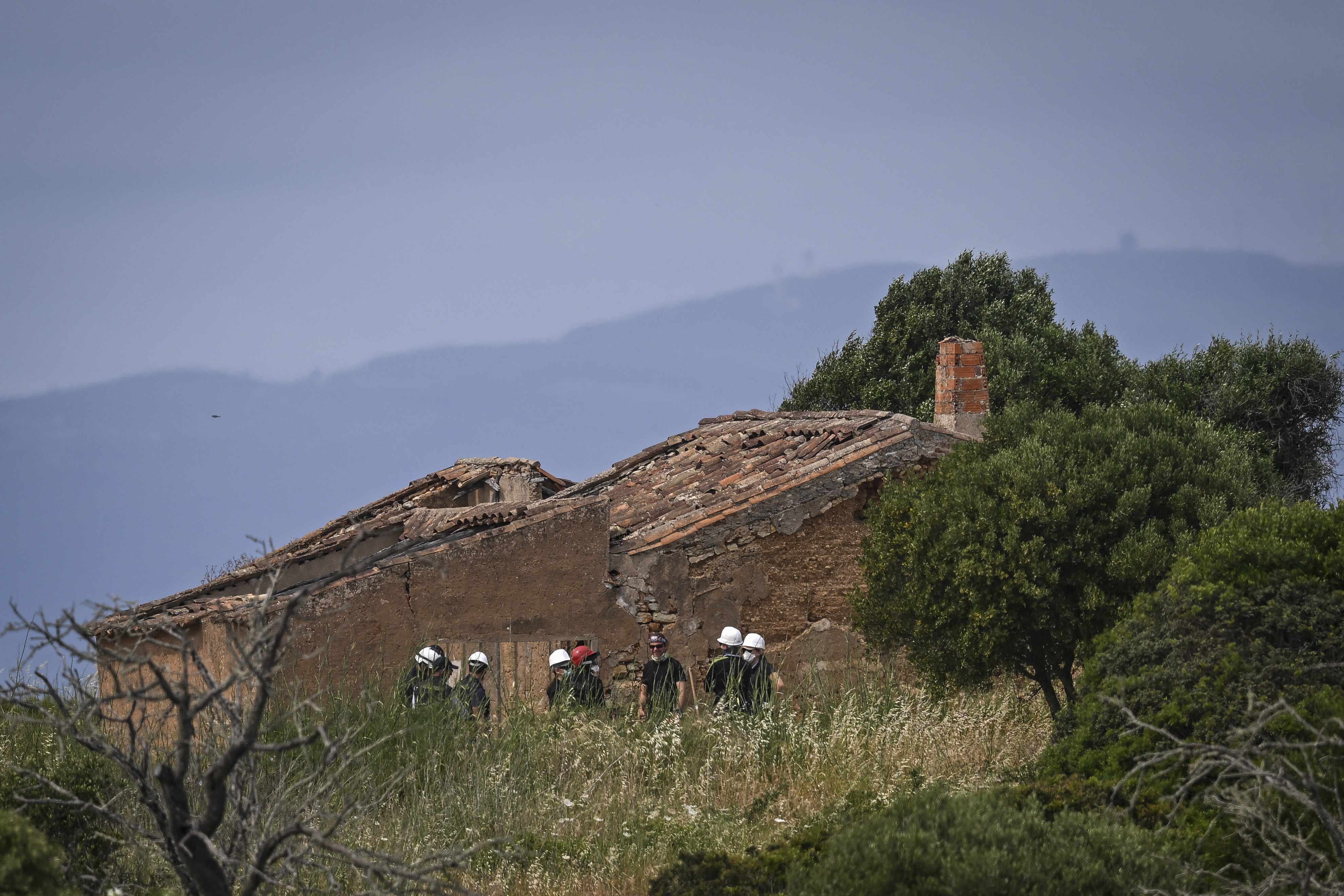 La policía investiga los alrededores