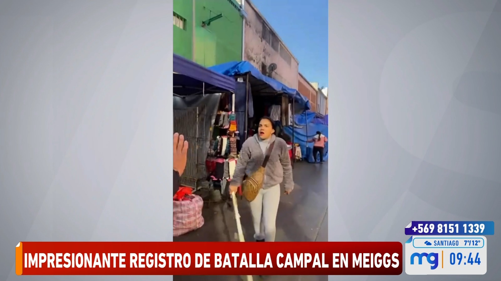 Vendedores agrediendo con palos