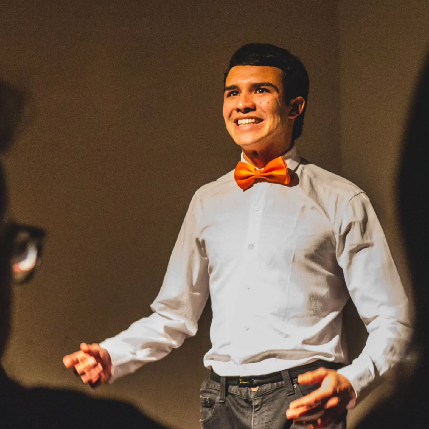 Chechico en una obra de teatro