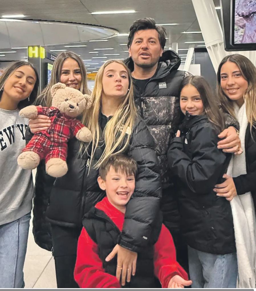 Despedida de Alondra en el aeropuerto