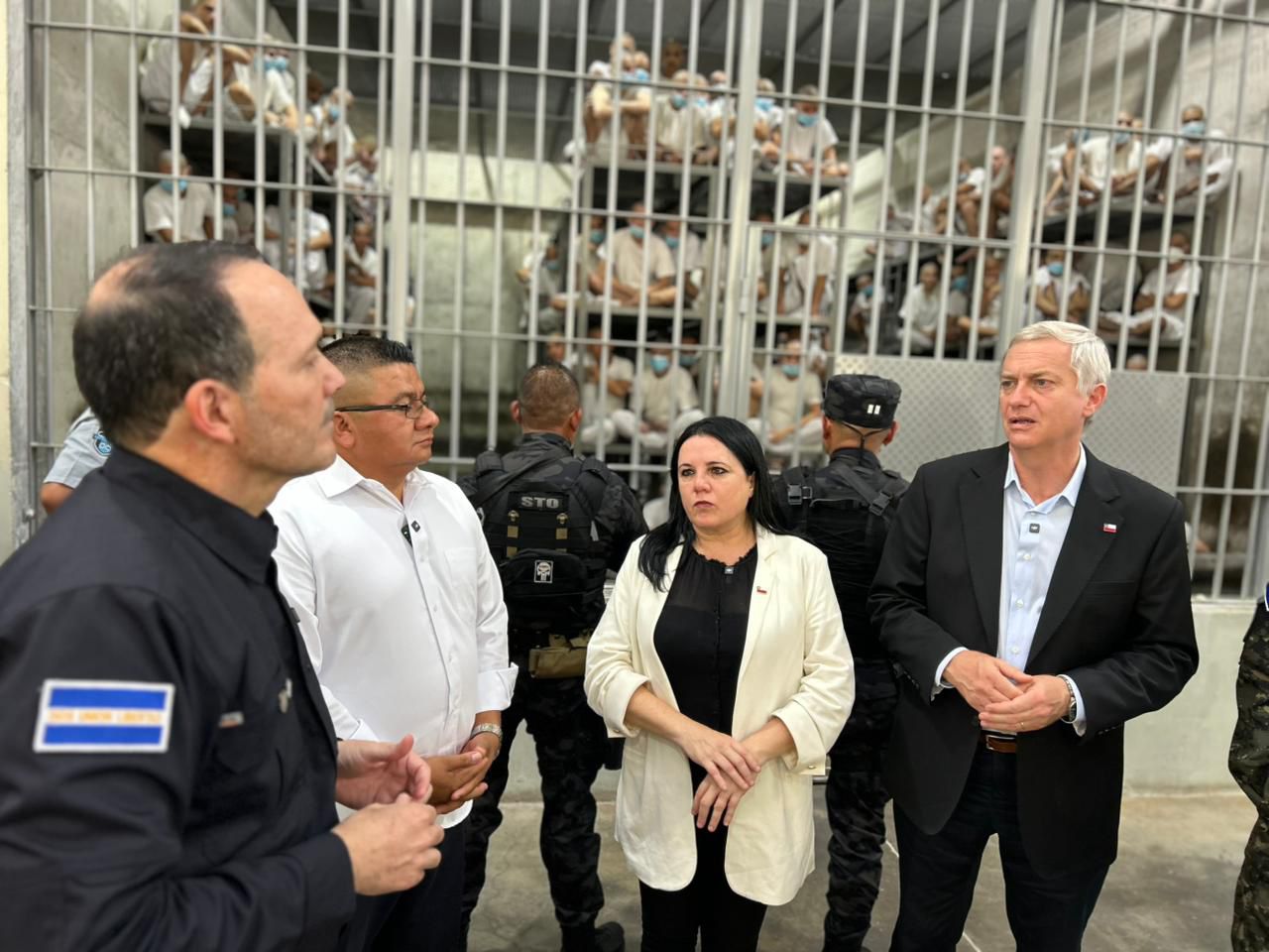 José Antonio Kast visita el Cecot de El Salvador