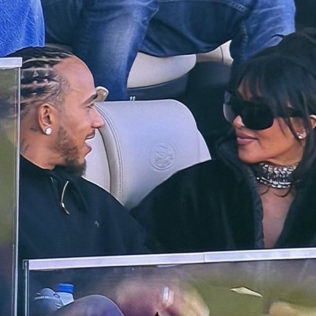 Lewis Hamilton y Kim Kardashian en el Super Bowl 2026 / Captura de redes sociales