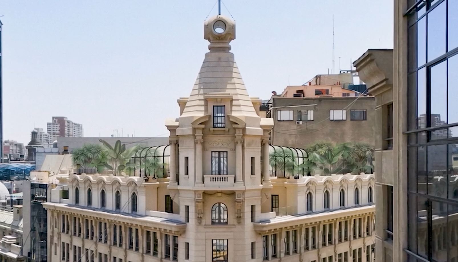 Diseño presentado por M+G Estudios para la nueva cafetería. / @AndreiSokolovCL