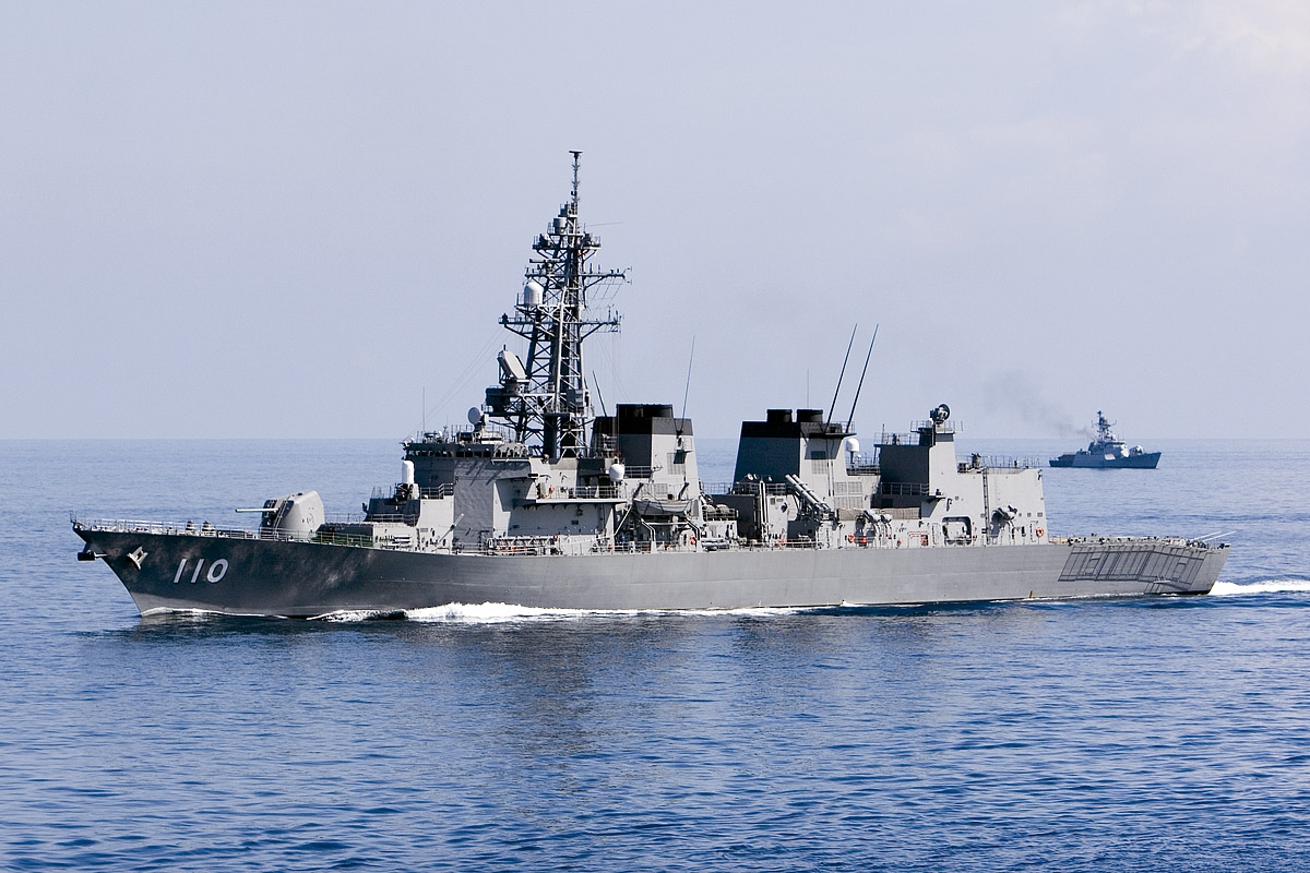 Barco Takanami (Flickr)